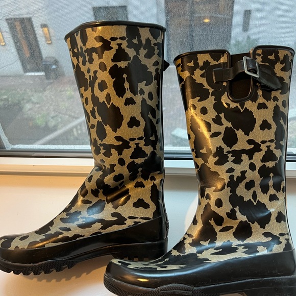 Cheetah Zebra print rain boots: size 8 - Picture 3 of 6